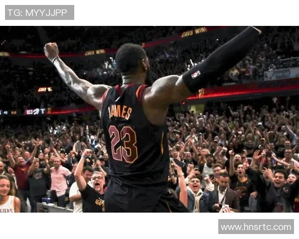 詹姆斯在热火对凯尔特人比赛中精彩扣篮震撼全场引发热议 詹姆斯在热火对凯尔特人比赛中精彩扣篮震撼全场引发热议